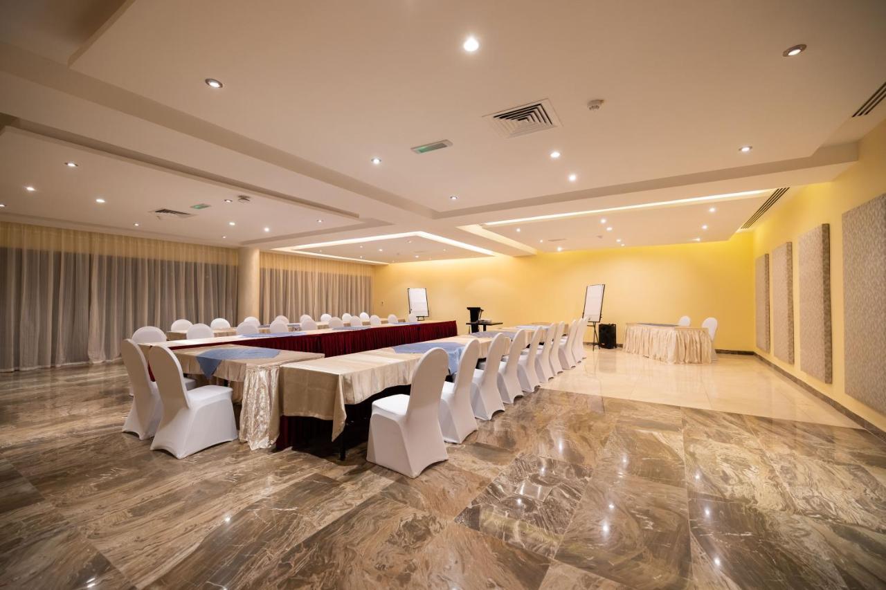 Imperial Plaza Hotel & Resort Джуба Екстериор снимка